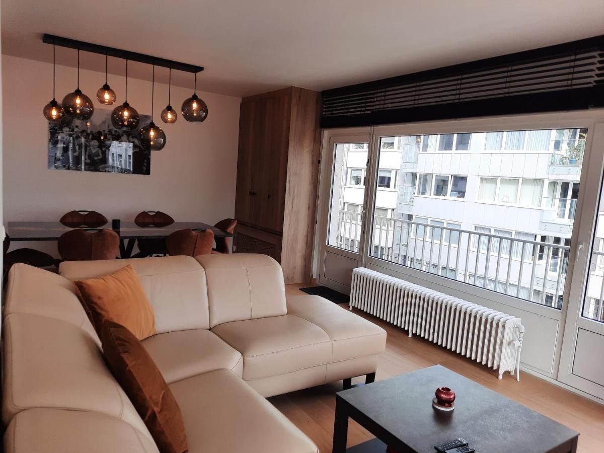 Lichtrijk En Comfortabel Hoekappartement Met Gratis Parking En Zeer Centraal Gelegen - Comme Chez Soi オステンド エクステリア 写真