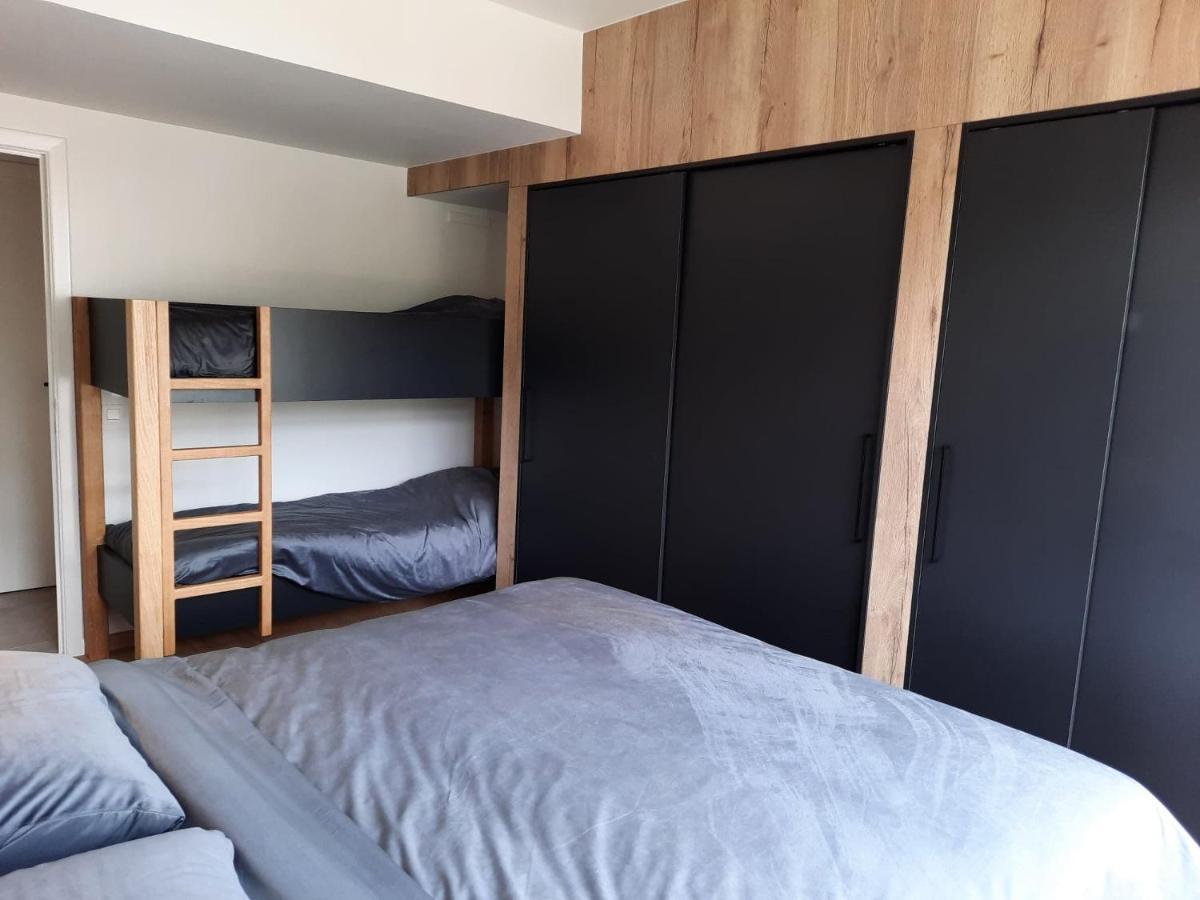 Lichtrijk En Comfortabel Hoekappartement Met Gratis Parking En Zeer Centraal Gelegen - Comme Chez Soi オステンド エクステリア 写真